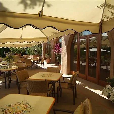 Hotel Relais Santa Chiara - Tuscany Charme 4*