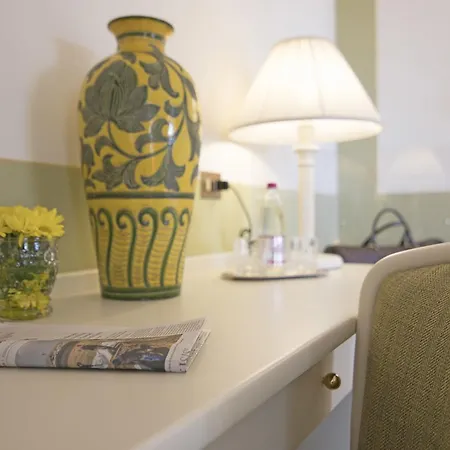 Relais Santa Chiara - Tuscany Charme Hotel San Gimignano