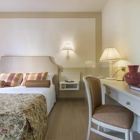 Relais Santa Chiara - Tuscany Charme Hotel 4*